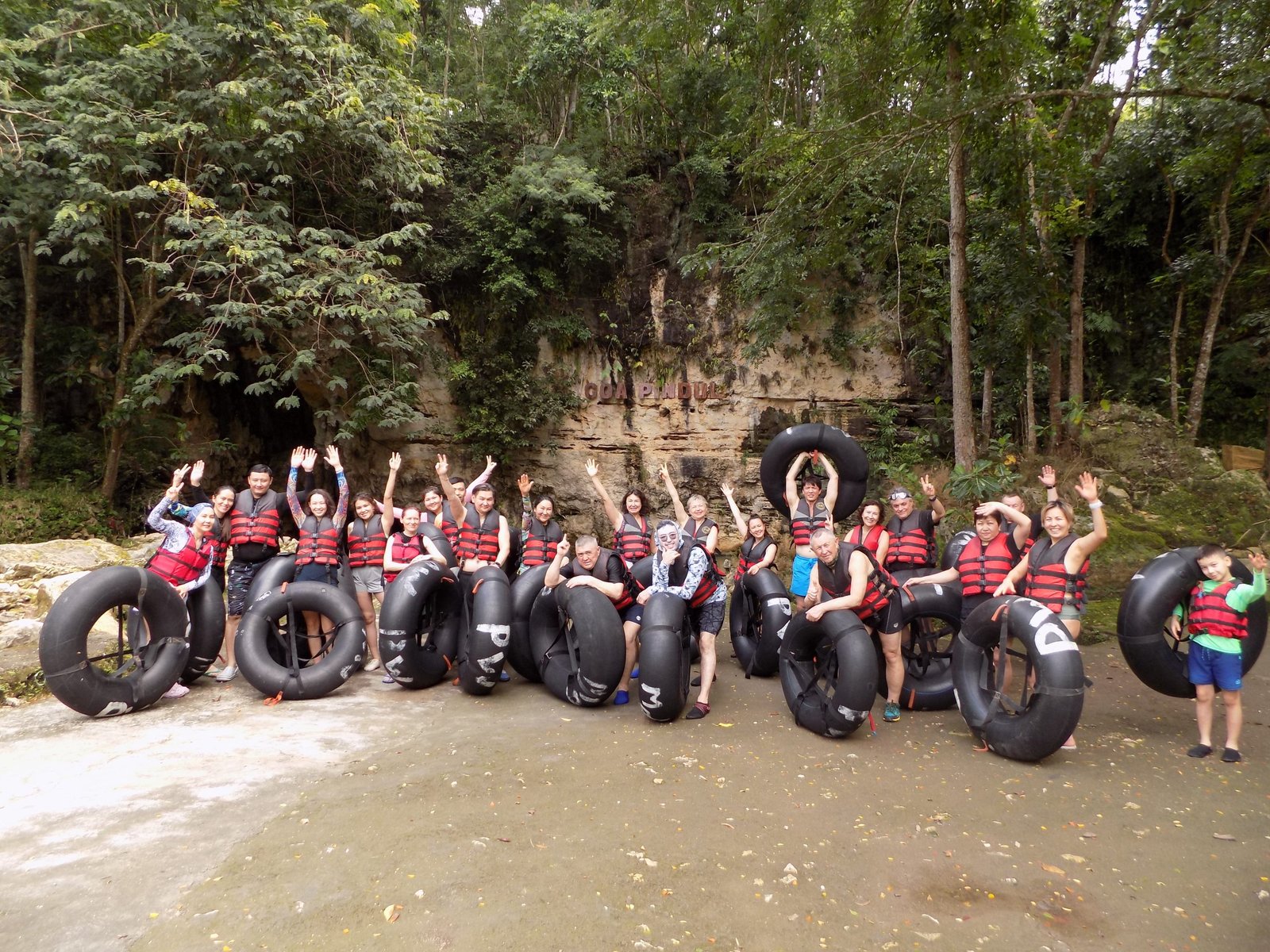 Keceriaan Rombongan