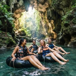 Tips Aman & Seru Tubing di Goa Pindul Bersama Anak dan Keluarga